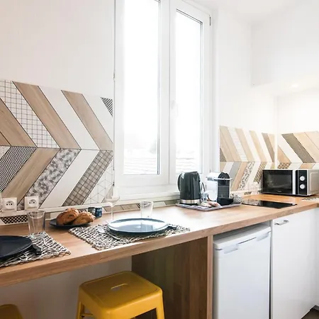 Auguste, La Romaine Et My Cesar - Location Apartment