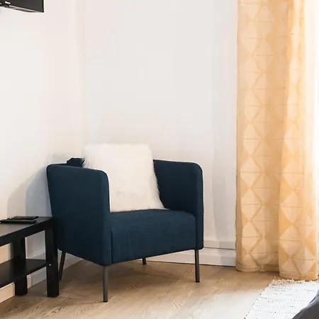 Auguste, La Romaine Et My Cesar - Location Apartment