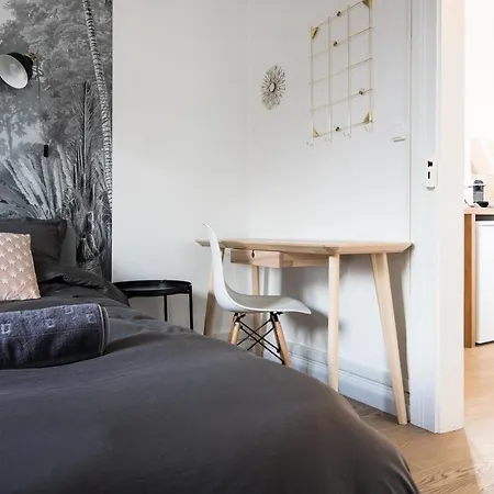 Daire Auguste, La Romaine Et My Cesar - Location *