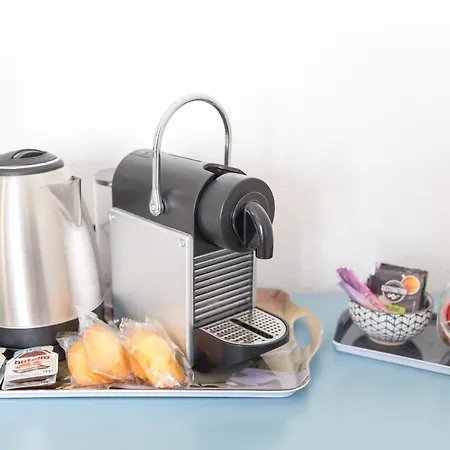 Auguste, La Romaine Et My Cesar - Location