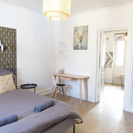 Daire Auguste, La Romaine Et My Cesar - Location *