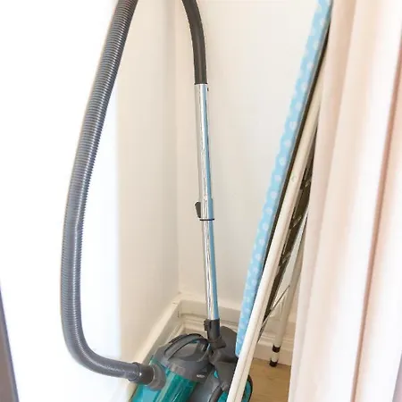 Auguste, La Romaine Et My Cesar - Location Daire